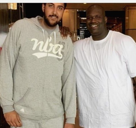 沙明属于从小身高高大，速度快，但技术很一般的，潜力挺大的