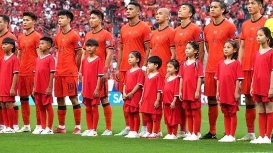我先说个绝望的，中国的足球人口密度不够，20年内无法追上日本足球