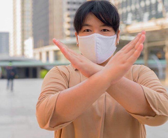 世体：德容伤缺不影响巴萨出售卡萨多，弗里克认为中场充足